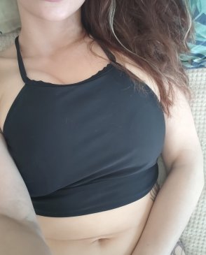 Eva, 33